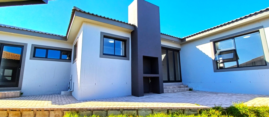 3 Bedroom Property for Sale in Dana Bay Western Cape